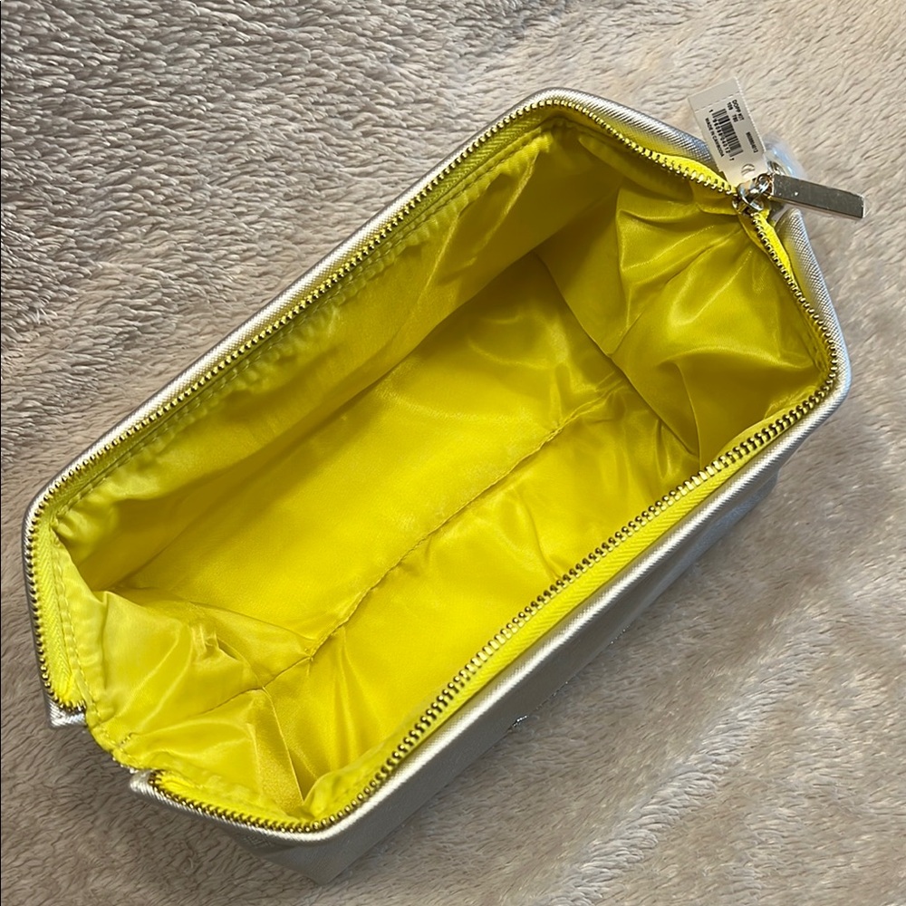 KENDRA SCOTT Zip Cosmetic Case *Sold Out - Picture 3 of 10